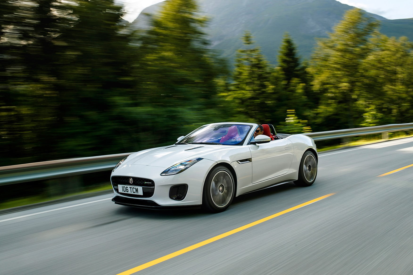 Jaguar F-type Convertible 2.0 300ps R-Dynamic (2017) review