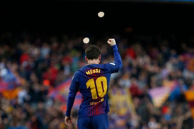 European football roundup: Barcelona move closer to title, tragedy in Italy