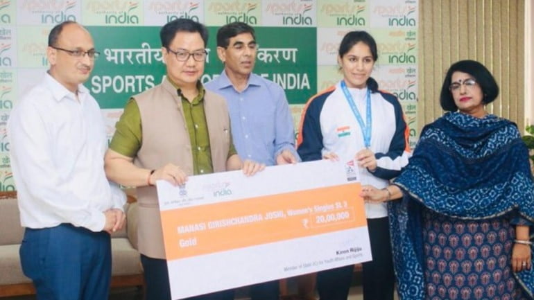 Sports minster gives Rs 1.82 crore to medallists of Para-badminton World C’ships
