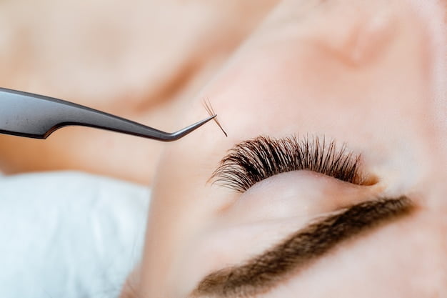 Vitamin E for Eyelashes: Unlocking the Secret to Luscious Lashes
